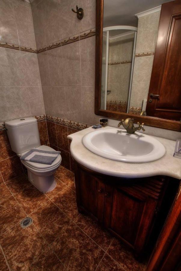 Hotel Isaraiko Spiti Agia Theodora Isaris Екстер'єр фото
