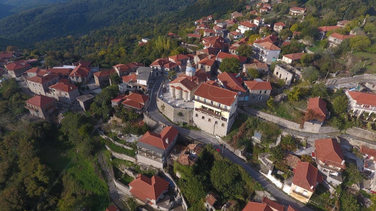 Hotel Isaraiko Spiti Agia Theodora Isaris Екстер'єр фото
