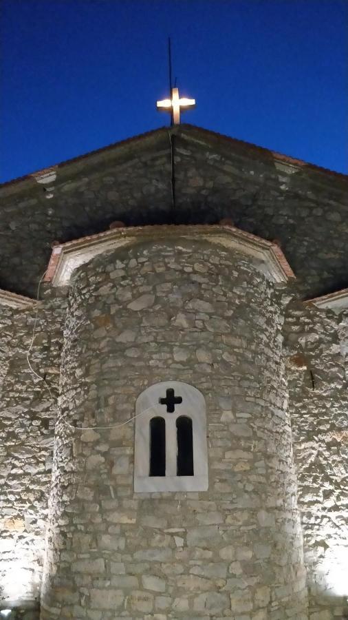 Hotel Isaraiko Spiti Agia Theodora Isaris Екстер'єр фото