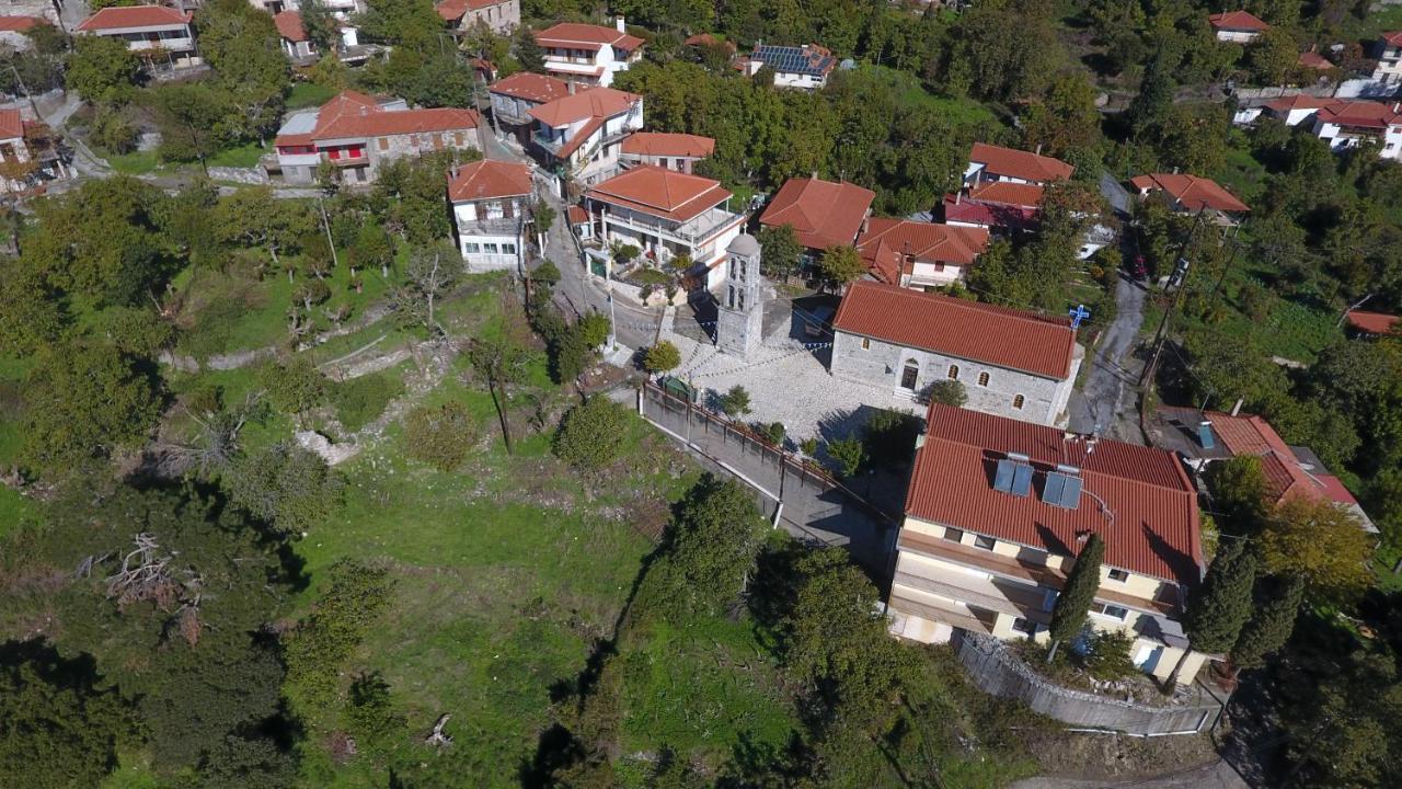 Hotel Isaraiko Spiti Agia Theodora Isaris Екстер'єр фото